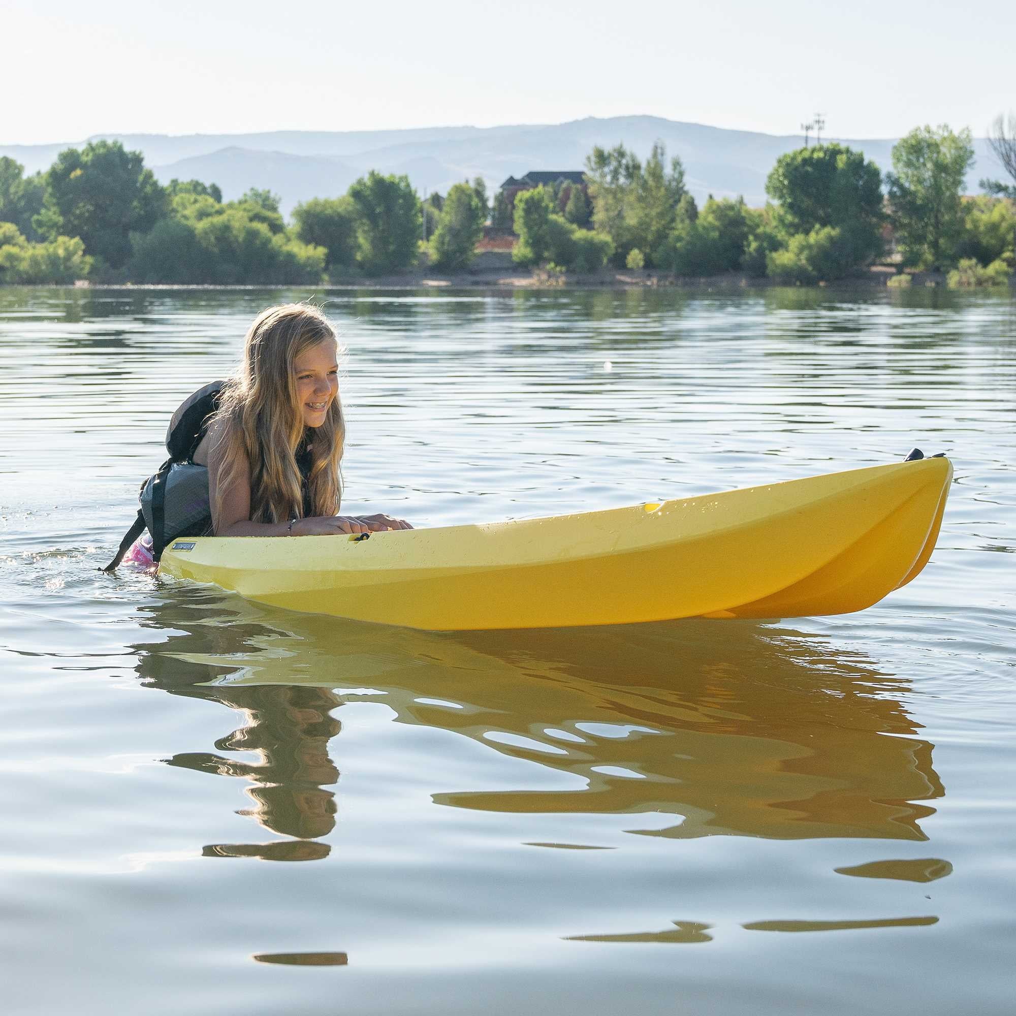 Lifetime Wave 6 ft Youth Sit-On-Top Kayak with Paddle, Fire Red (91401)